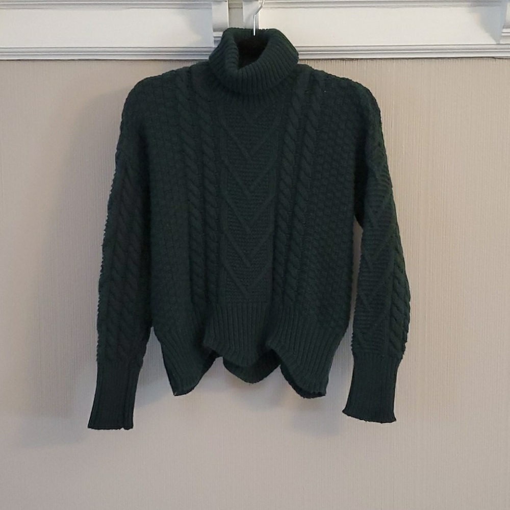 Goodnight Macaroon turtleneck